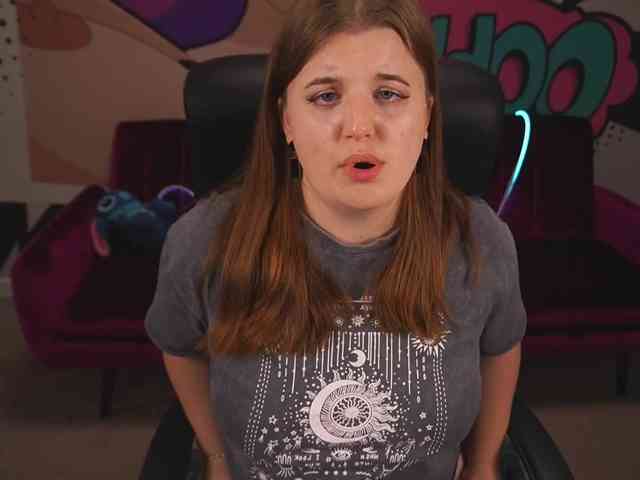 strip chat live KristiMoons