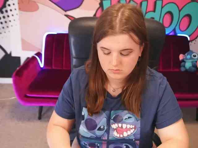 naked live chat KristiMoons