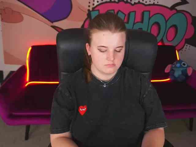 chat live sex KristiMoons