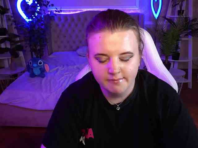 hidden sexcam KristiMoons