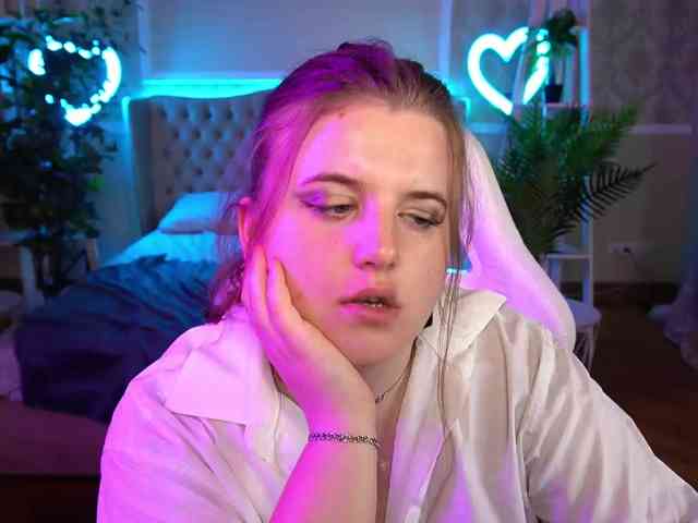 KristiMoons Live Webcam on BongaCams KristiMoons Live Webcam on BongaCams