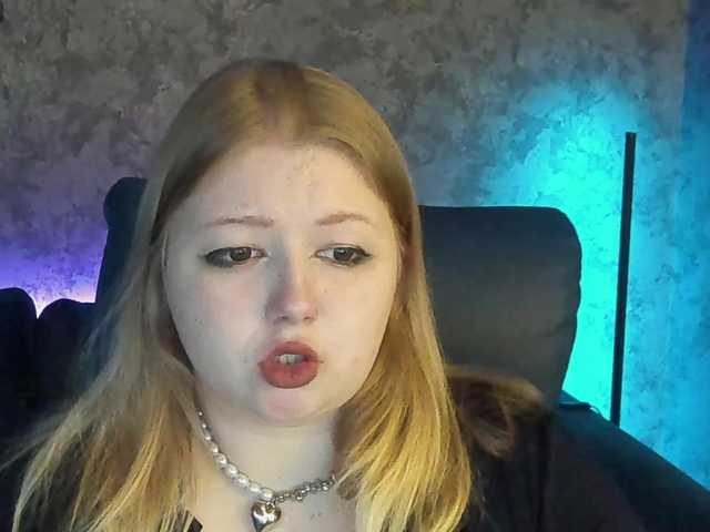 TinkerrBelll's BongaCams show and profile