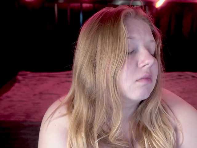 TinkerrBelll's BongaCams show and profile