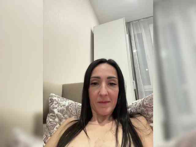 Liya-liya Live Webcam on BongaCams