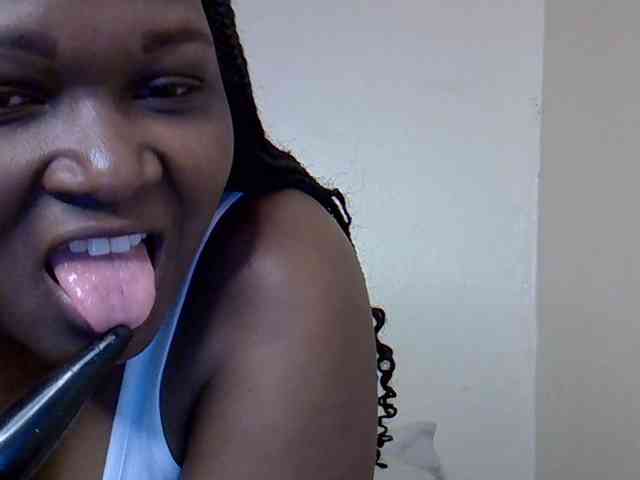 prettyariah webcam