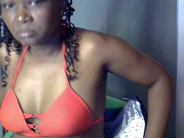 prettyariah webcam