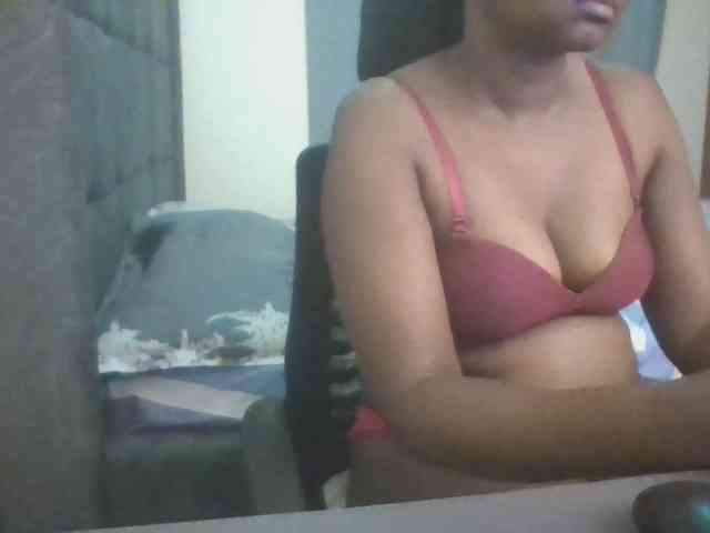 prettyariah webcam