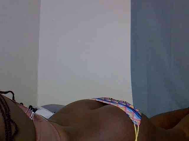 prettyariah webcam