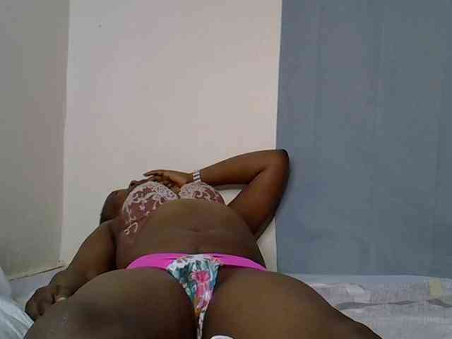 prettyariah webcam