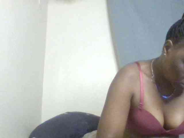 prettyariah webcam