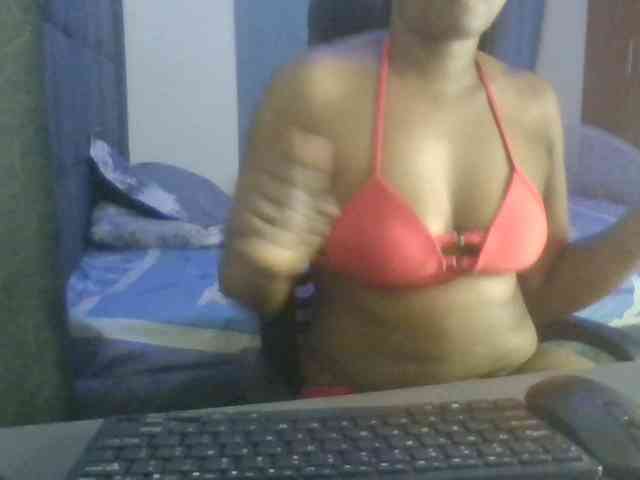 prettyariah webcam
