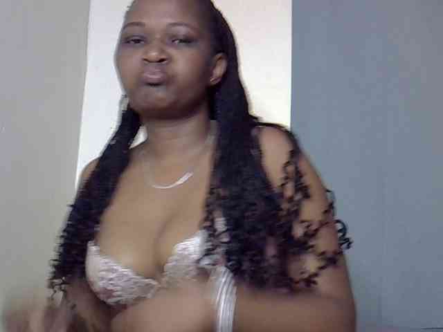 prettyariah webcam