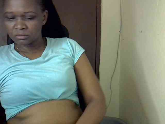 prettyariah webcam