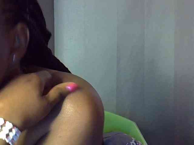 prettyariah webcam