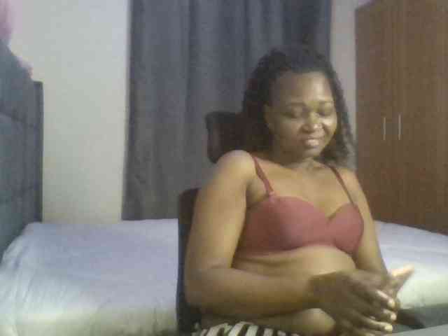 prettyariah webcam