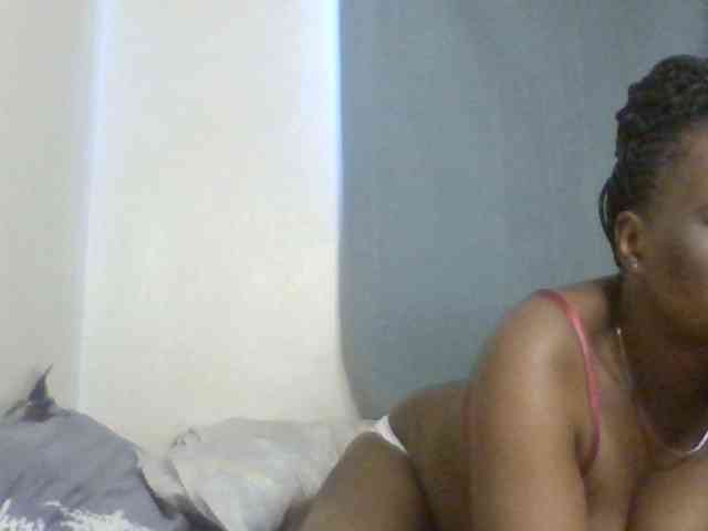 prettyariah webcam