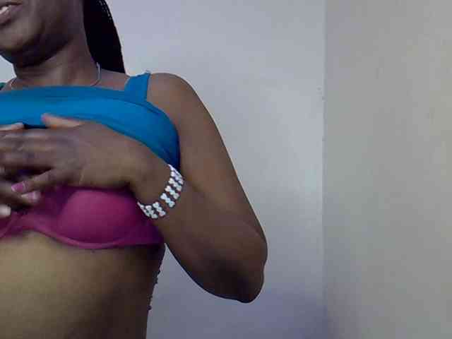 prettyariah webcam