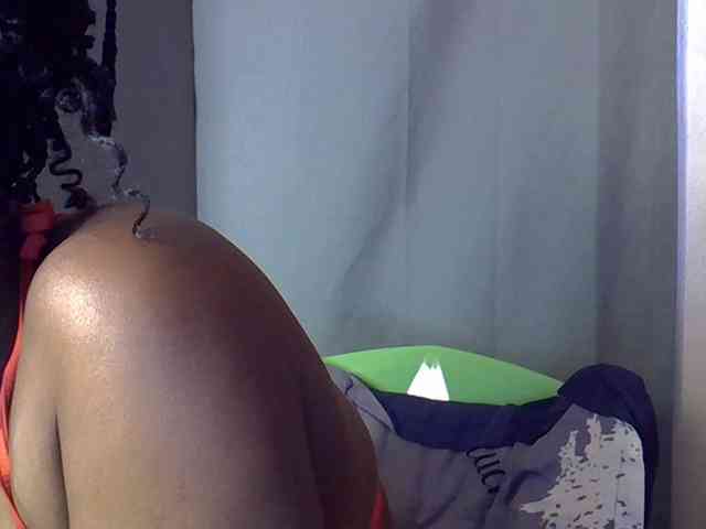 prettyariah webcam