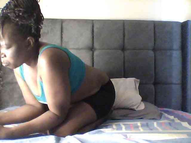 prettyariah webcam