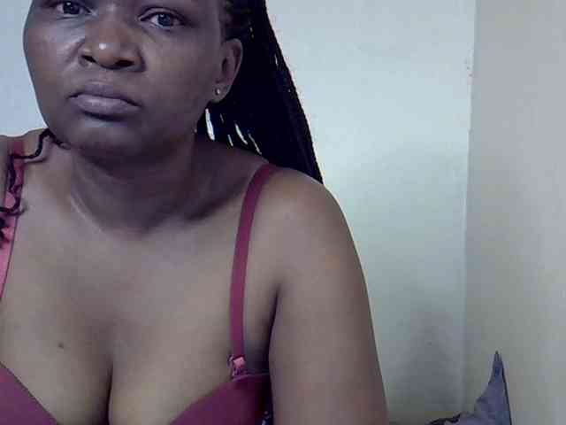 prettyariah webcam