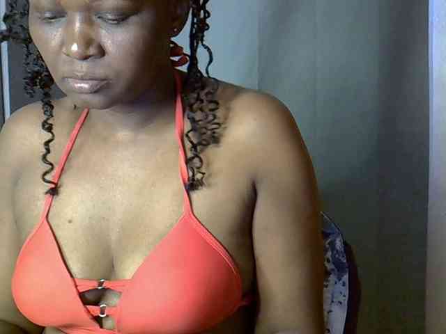 prettyariah webcam