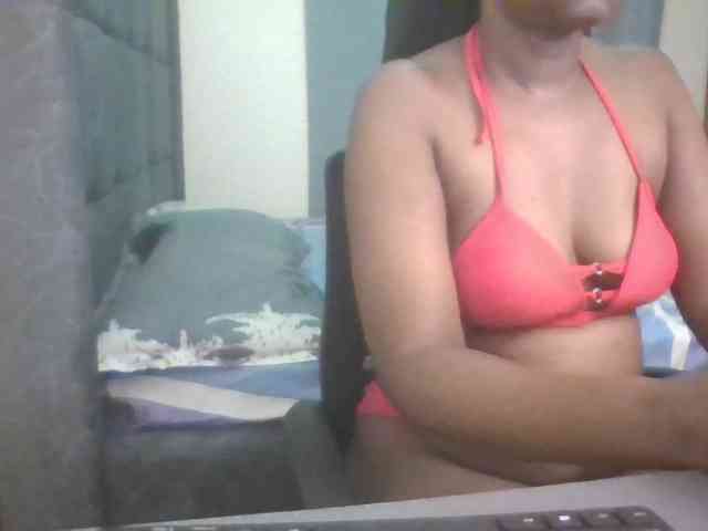 prettyariah webcam