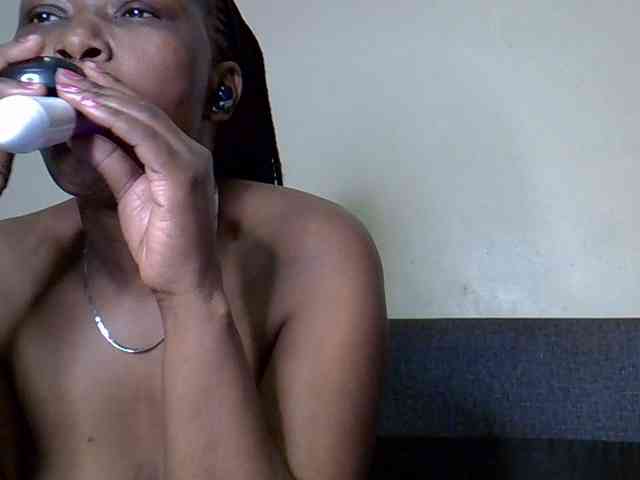 prettyariah webcam