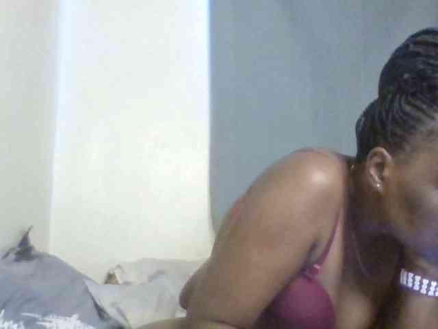 prettyariah webcam