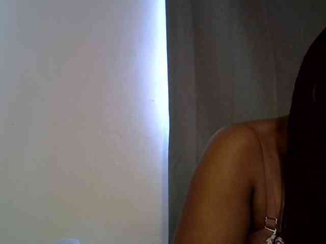 prettyariah webcam