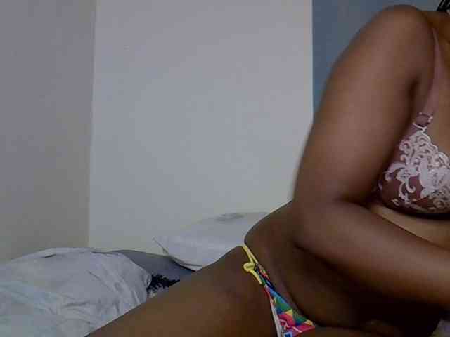 prettyariah webcam