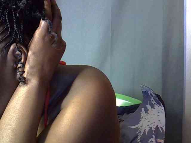 prettyariah webcam