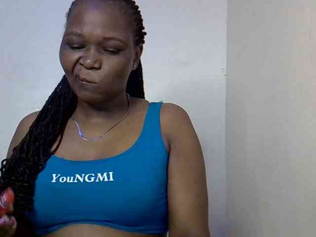 prettyariah webcam