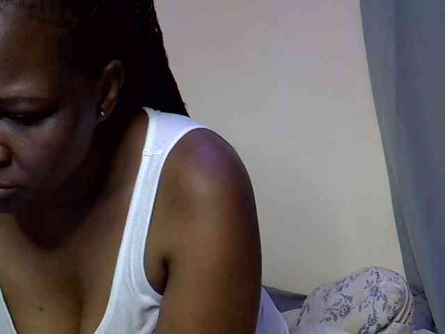 prettyariah webcam