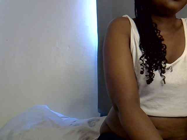 prettyariah webcam