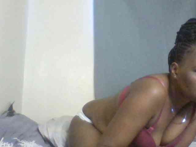 prettyariah webcam