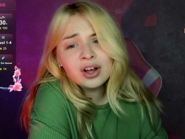 BlondeBond on BongaCams 