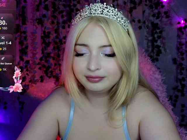 BlondeBond webcam