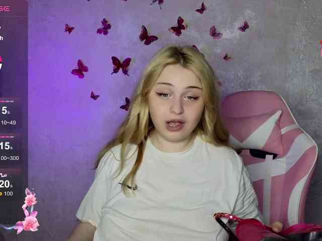 BlondeBond webcam