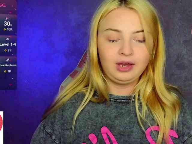 BlondeBond webcam
