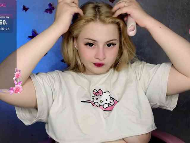 BlondeBond webcam
