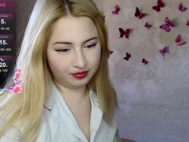 BlondeBond webcam