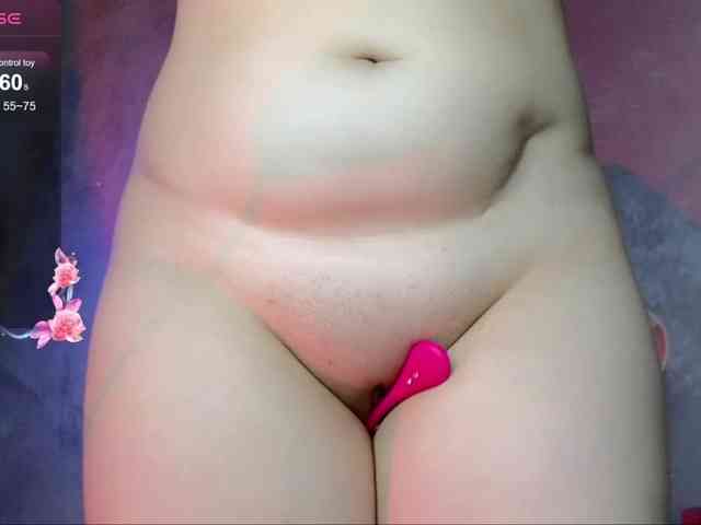 BlondeBond webcam