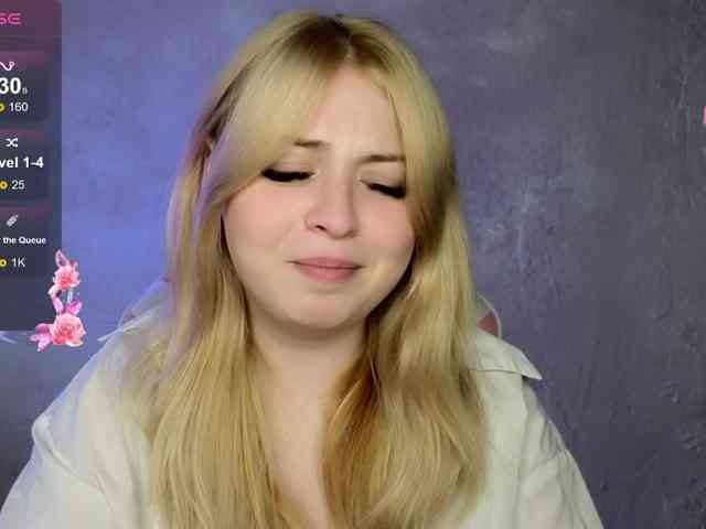 BlondeBond webcam