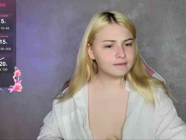 BlondeBond webcam