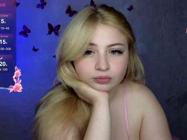 BlondeBond webcam