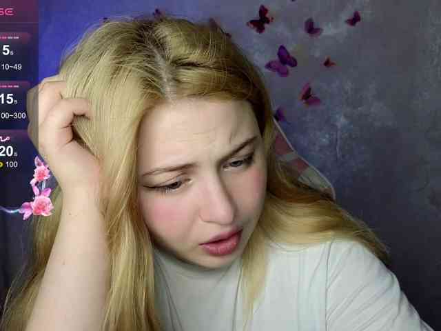 BlondeBond webcam