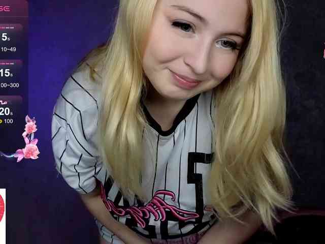 BlondeBond webcam