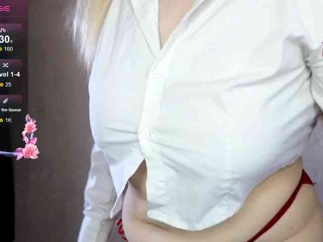 BlondeBond webcam