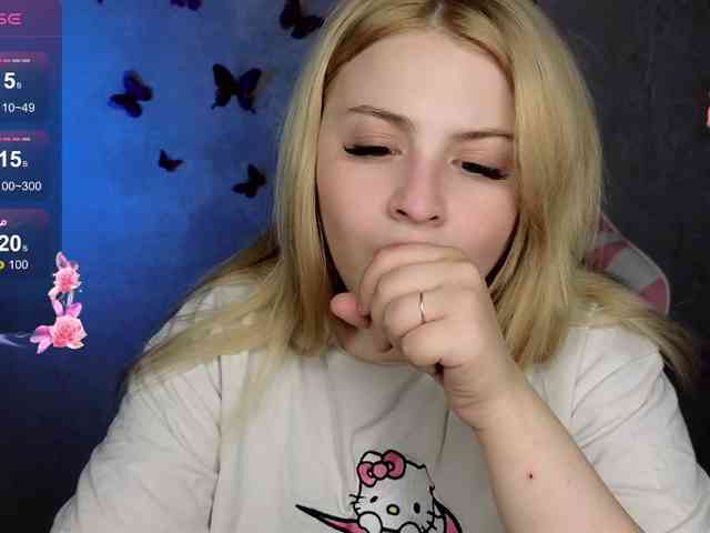 BlondeBond webcam