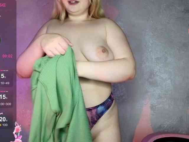 BlondeBond webcam